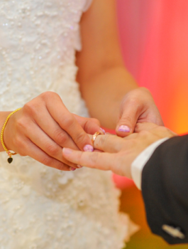 سيدات يعملن في القضاء الشرعي بالخليل 