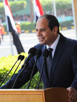 السيسي: مية مصر حياة أو موت لشعب