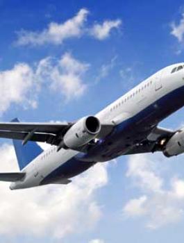 مسافر يقاضي شركة طيران