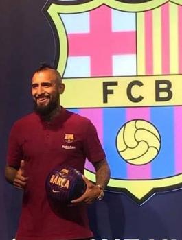 فيدال ينضم لبرشلونة 