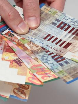 الحكومة الفلسطينية والرواتب 