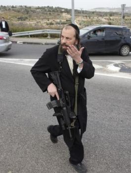 مستوطنون يطلقون النار صوب فلسطينيين بالبيرة 