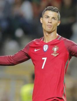 ميسي ورونالدو أبرز النجوم المهددين بالغياب عن مونديال روسيا