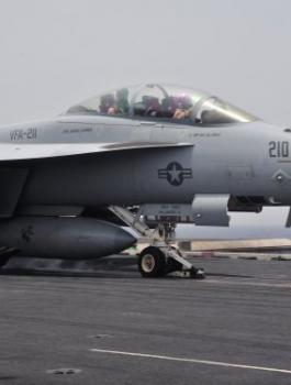 طيارون امريكيون وكائنات فضائية 