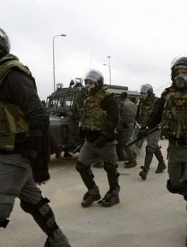 اقتحام السجون