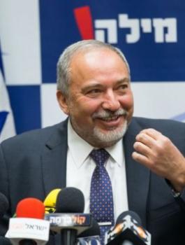 F160518YS341-635x3571