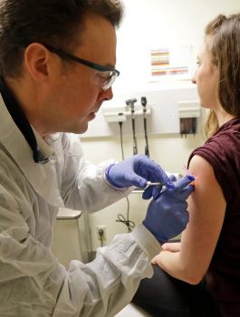 اميركا ولقاح ضد فايروس كورونا 