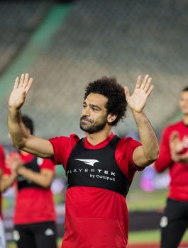 المدرب المصري يبرر عدم إشراكه لمحمد صلاح أمام أوروغواي