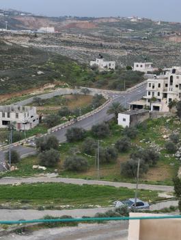 الأعرج يفتتح مشروع طرق في الزعيّم ومجمع مجلس قروي مخماس