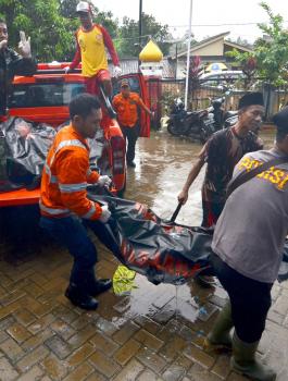 ضحايا تسونامي اندونيسيا 