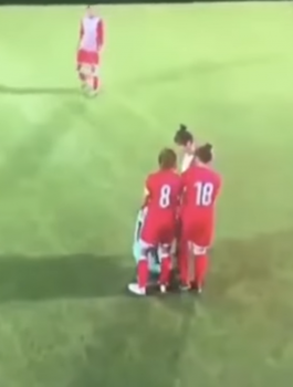 لاعبة اردنية سقط حجابها 