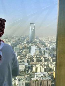 اعتقال رجل اعمال سعودي بسبب شيك 
