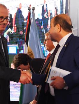 الحمد الله واتحاد المعلمين 