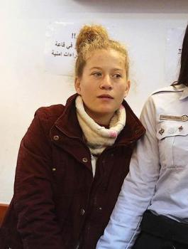 صحفي اسرائيلي وعهد التميمي 