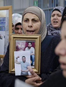 اضراب الاسرى في سجون الاحتلال 