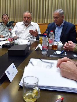 نتنياهو وليبرمان والحرب على غزة 