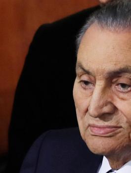 حسني مبارك والجيش المصري 