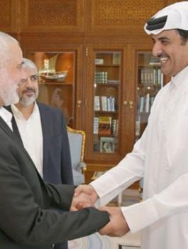 امير قطر واسماعيل هنية 
