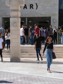 النقل والمواصلات من نابلس الى الجامعة العربية الامريكية 