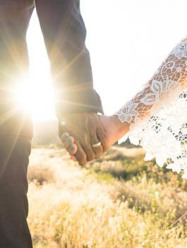 رجل يفجر نفسه في يوم زفاف ابنه 