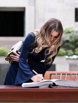 الملكة رانيا واسعار ملابسها 