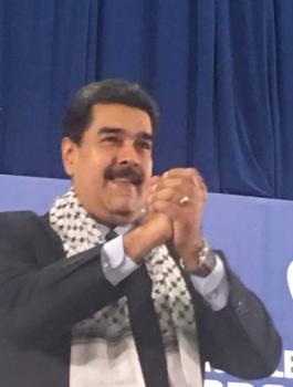 رئيس فنزويلا يخرج الدفعة الثانية من أطباء منحة الشهيد ياسر عرفات