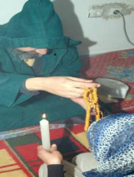 اعتقال مشعوذ بالخليل 