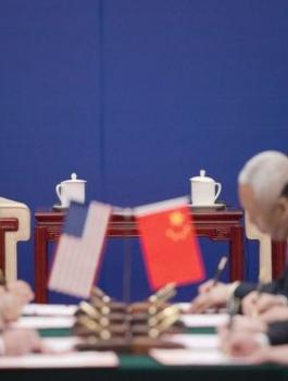 ترامب والحرب التجارية مع الصين 