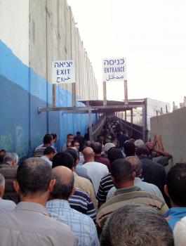 وفاة عامل من الخليل على حاجز عسكري 