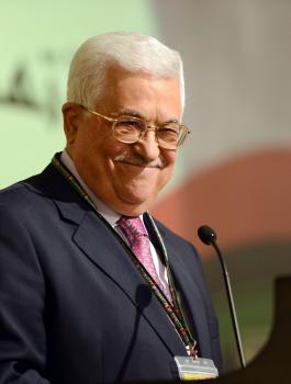 الرئيس يكرم خمسة مناضلين فرنسيين