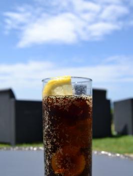rum-and-coca-cola-kitemovie-and-drink