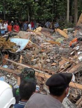 زلزال يضرب اندونيسيا  