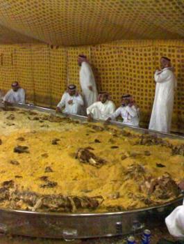 السعوديون وهدر الطعام 