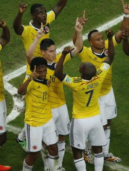 الشرطة تضبط 14 قميصاً لمنتخب كولومبيا تحمل مخدر الكوكايين