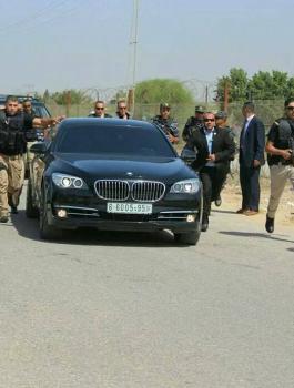 رامي الحمد الله يغادر غزة 