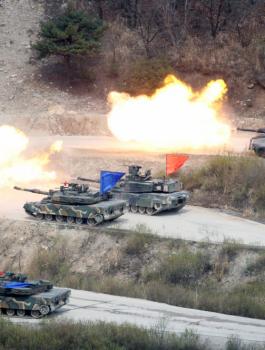 التدريبات العسكرية  بين اميركا وكوريا الجنوبية 