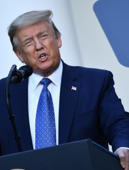 ترامب وفيروس كورونا 