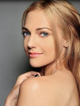 مريم  أوزرلي تعتزل الفن نهائيا 