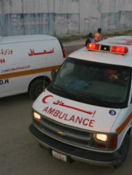 red-crescent-palestinian-ambulance-