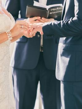 دعوة عرس غريبة 