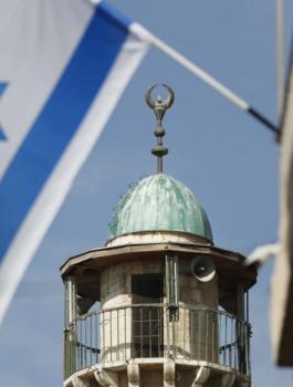 الامم المتحدة وقانون حظر الاذان 