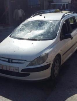 مسلحون يهاجمون سيارة في مخيم بلاطة 