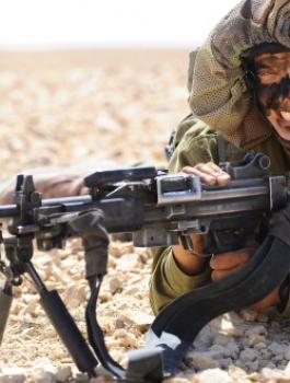 الطيبي وقنص جنود اسرائيليين لطفل فلسطيني في غزة 