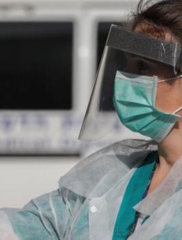 العلماء وفيروس كورونا 