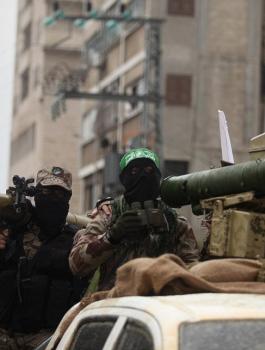 اندلاع حرب بين المقاومة واسرائيل 