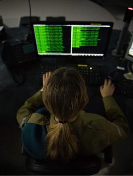 وسائل إعلام إسرائيلية: حماس تستهدف الإسرائيليين بأسماء حسناوات