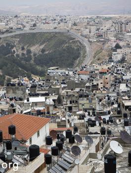 المصادقة على فصل مخيم شعفاط وكفرعقب عن القدس 