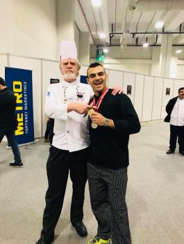 فلسطيني من نابلس يحرز الجائزة الذهبية كأفضل طباخ في العالم