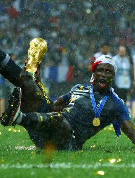 فرنسا غاضبة من ممثل 