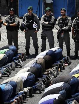 صلاة الجمعة في الخليل 